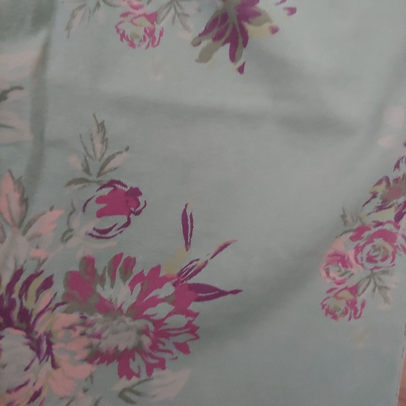 Seven 7 - Picture 3 of 7